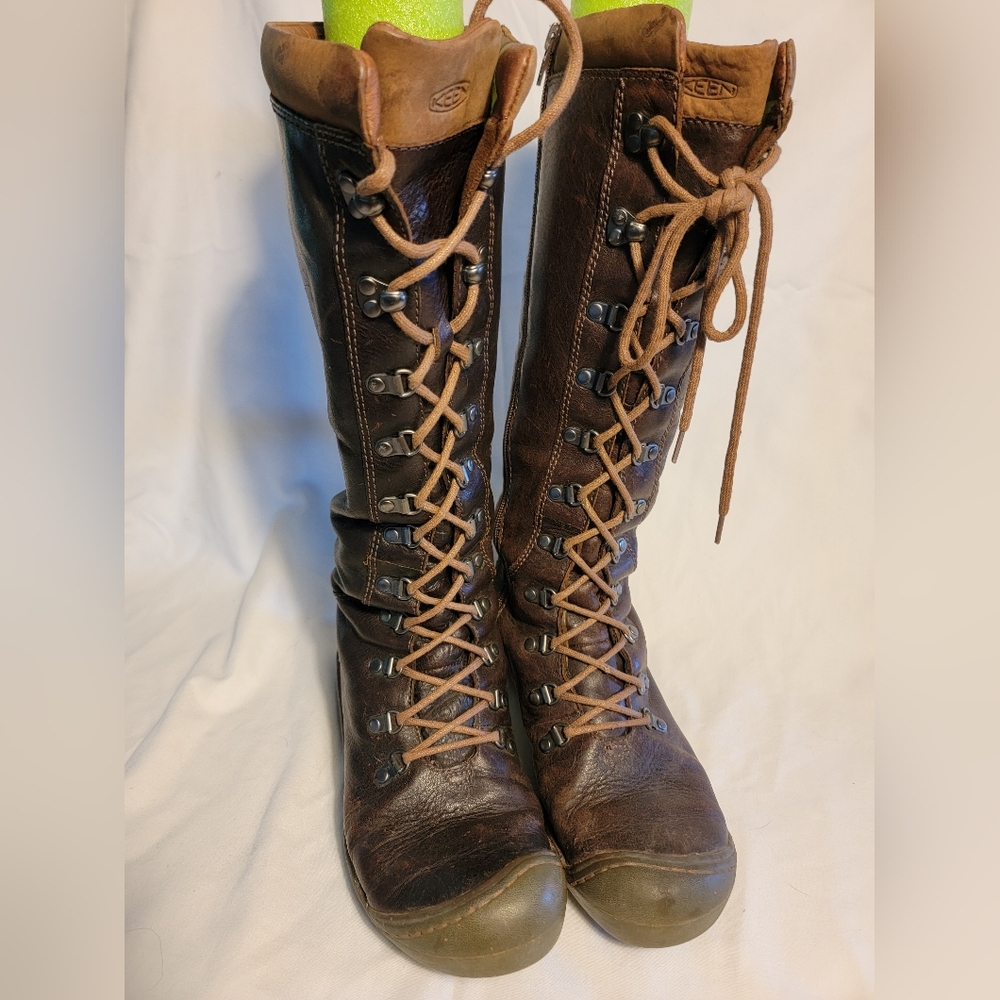 Womens Keen tall leather laceupboots sizes 9.5
